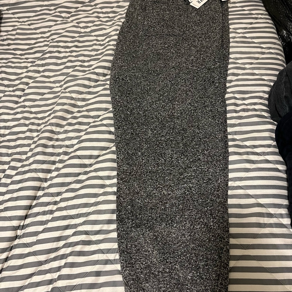 Joggers - Picture 2 of 5